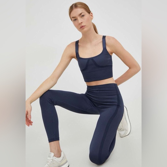 Puma x Vogue Sports Bra & Leggings Set - Picture 6 of 6